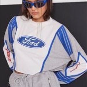 Gray ford contrast panel cropped t-shirt